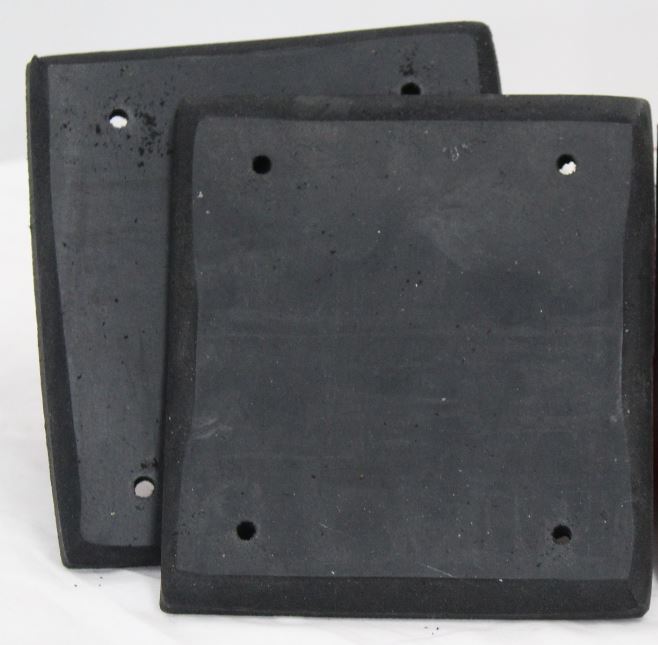 RB-500 — Large Rubber Replacement Pad for Devon lube consoles (4-3/4″ x 5-1/4″ x 3/8)(for E142 tops)